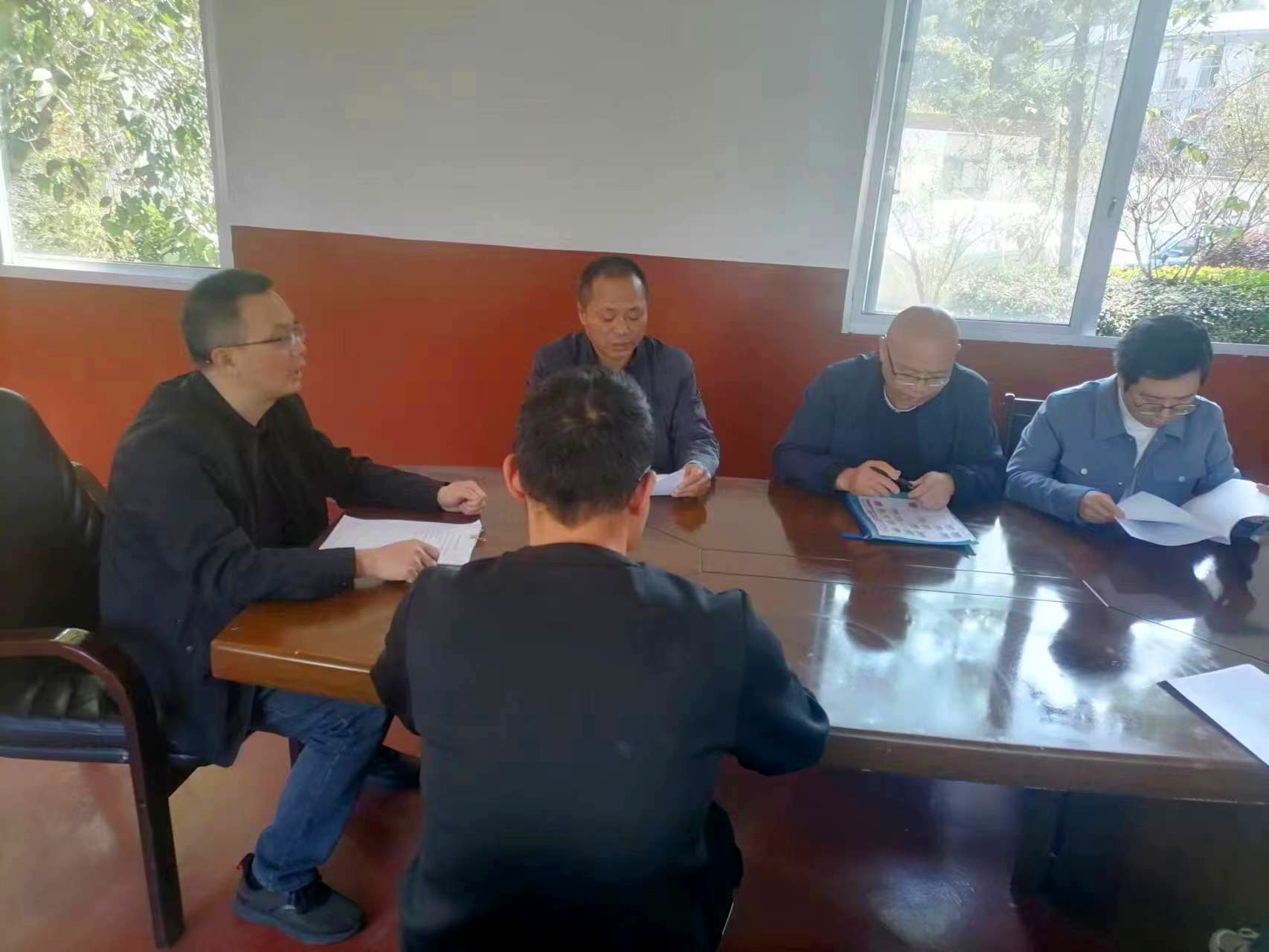 【主題教育·我在崗位做貢獻(xiàn)】 推進(jìn)村企合作造林,助力鄉(xiāng)村振興 【主題教育·我在崗位做貢獻(xiàn)】 推進(jìn)村企合作造林,助力鄉(xiāng)村振興