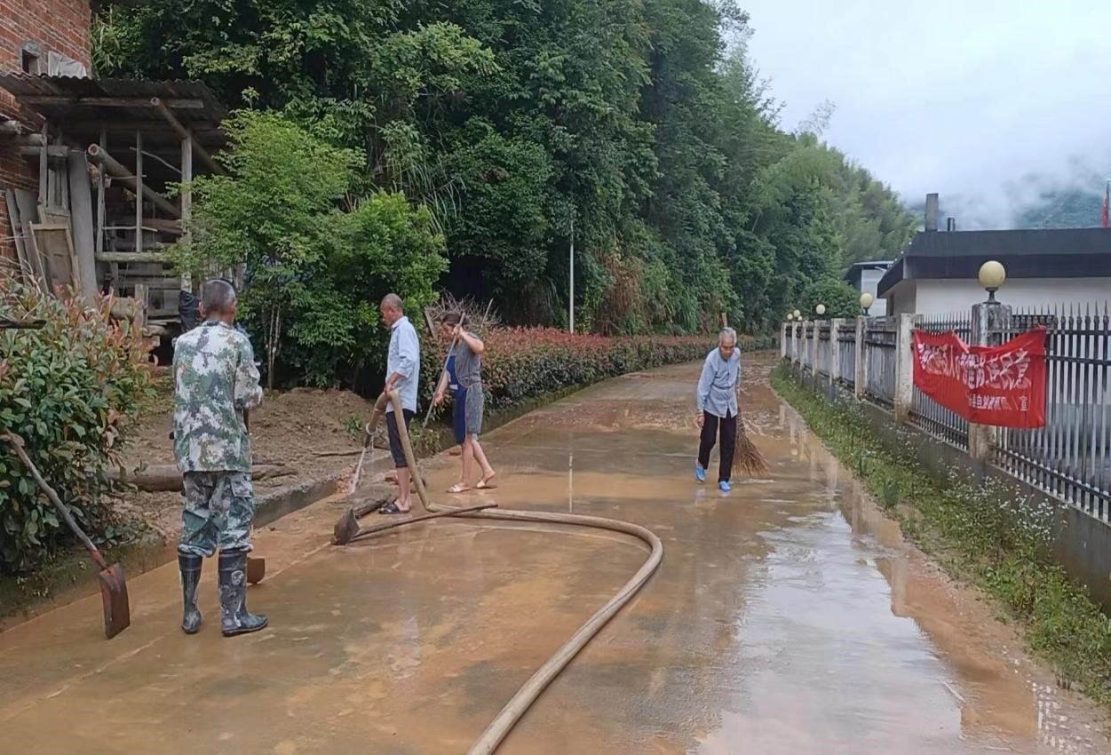 聞“汛”而動 福建金森全力以赴筑牢防汛“安全堤” 聞“汛”而動 福建金森全力以赴筑牢防汛“安全堤”